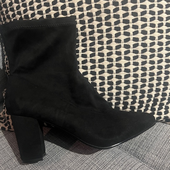 Brand New Addition Elle Black Heeled Boots (9WW) - Picture 3 of 4